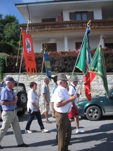 Associazioni e gagliardetti